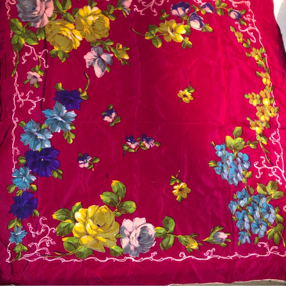 Vintage 50’s fuchsia silk scarf
